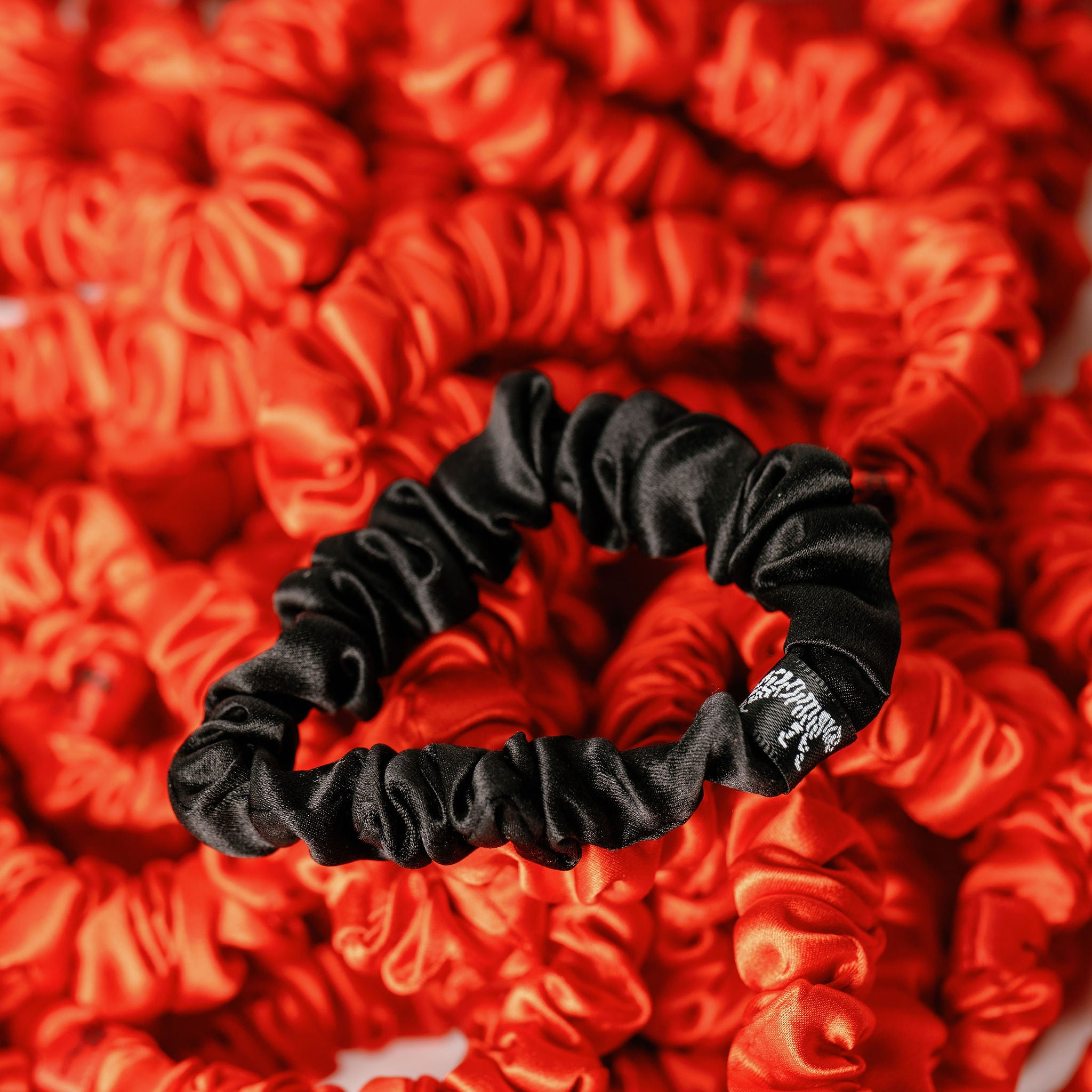 Organic Silk Small Scrunchie 3-Pack Tomato Red