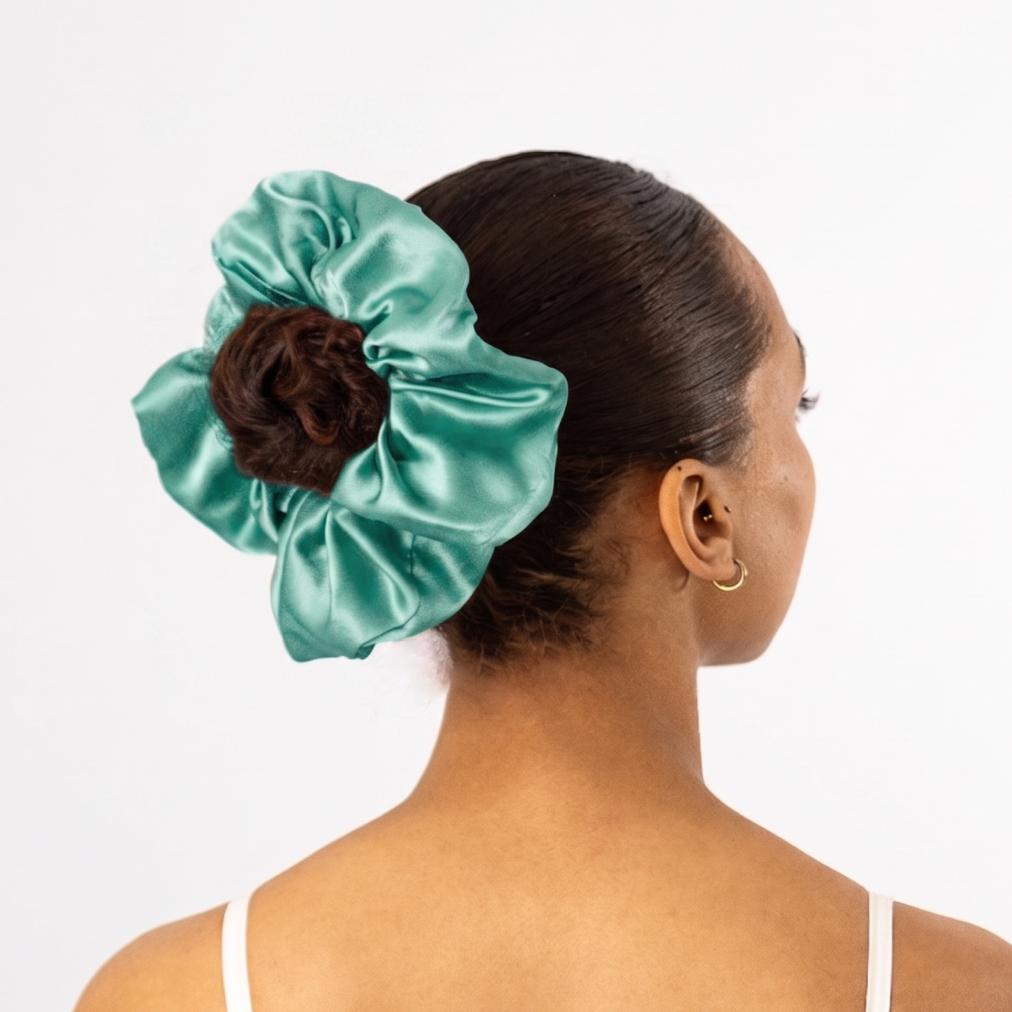 Organic Silk Oversized Scrunchie Jade Green – LINA LENNOX