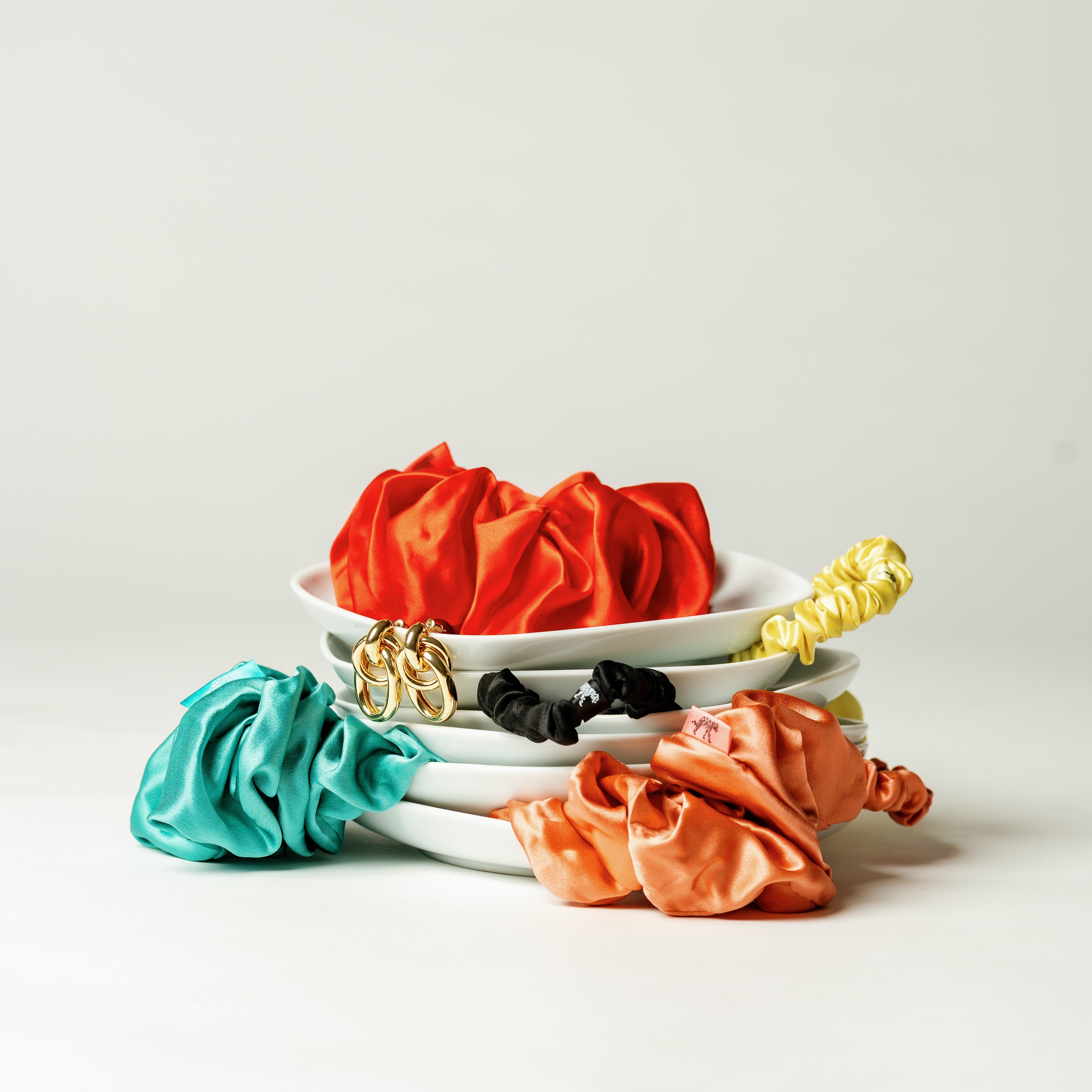 Organic Silk Oversized Scrunchie Tomato Red – LINA LENNOX